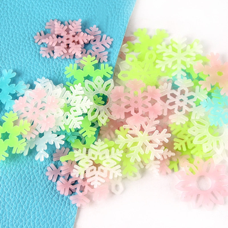 50pcs Colorful Luminous Snowflake Wall Sticker Glow In The Dark Decal